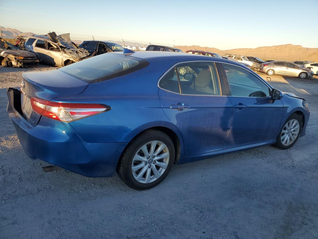 Изображение 3 2019 TOYOTA CAMRY L 2019 с VIN 4T1B11HK2KU266709