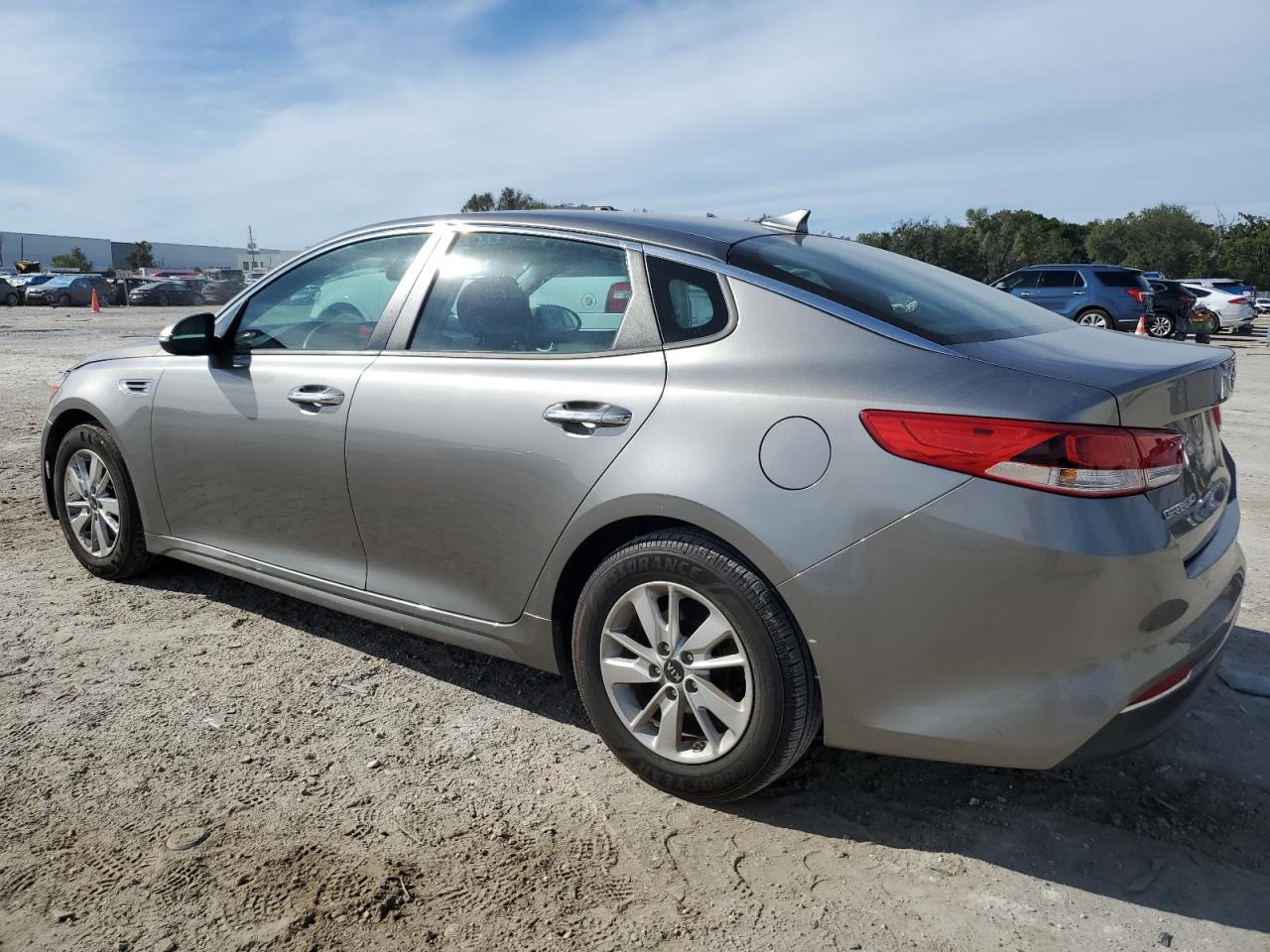 Obraz 2 z 2018 KIA OPTIMA LX 2018 z VIN 5XXGT4L39JG238108