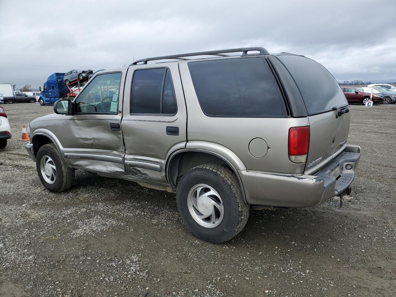 Изображение 2 2000 CHEVROLET BLAZER  2000 с VIN 1GNDT13W7Y2158602