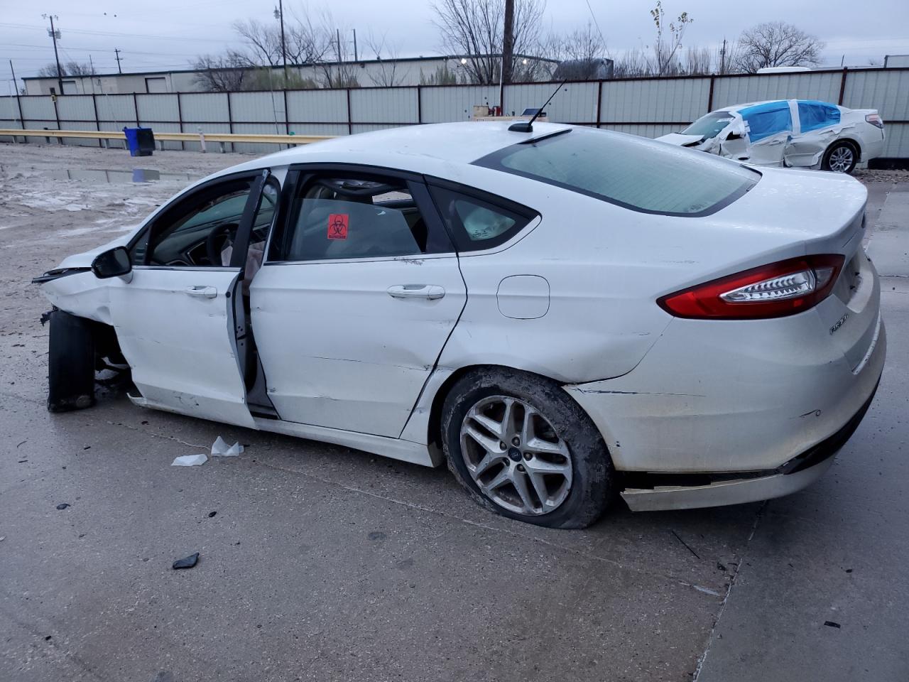 Image 2 of 2016 FORD FUSION SE 2016 with VIN 3FA6P0HDXGR302960