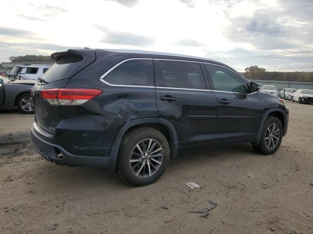 Image 3 of 2018 TOYOTA HIGHLANDER SE 2018 with VIN 5TDJZRFH3JS523863