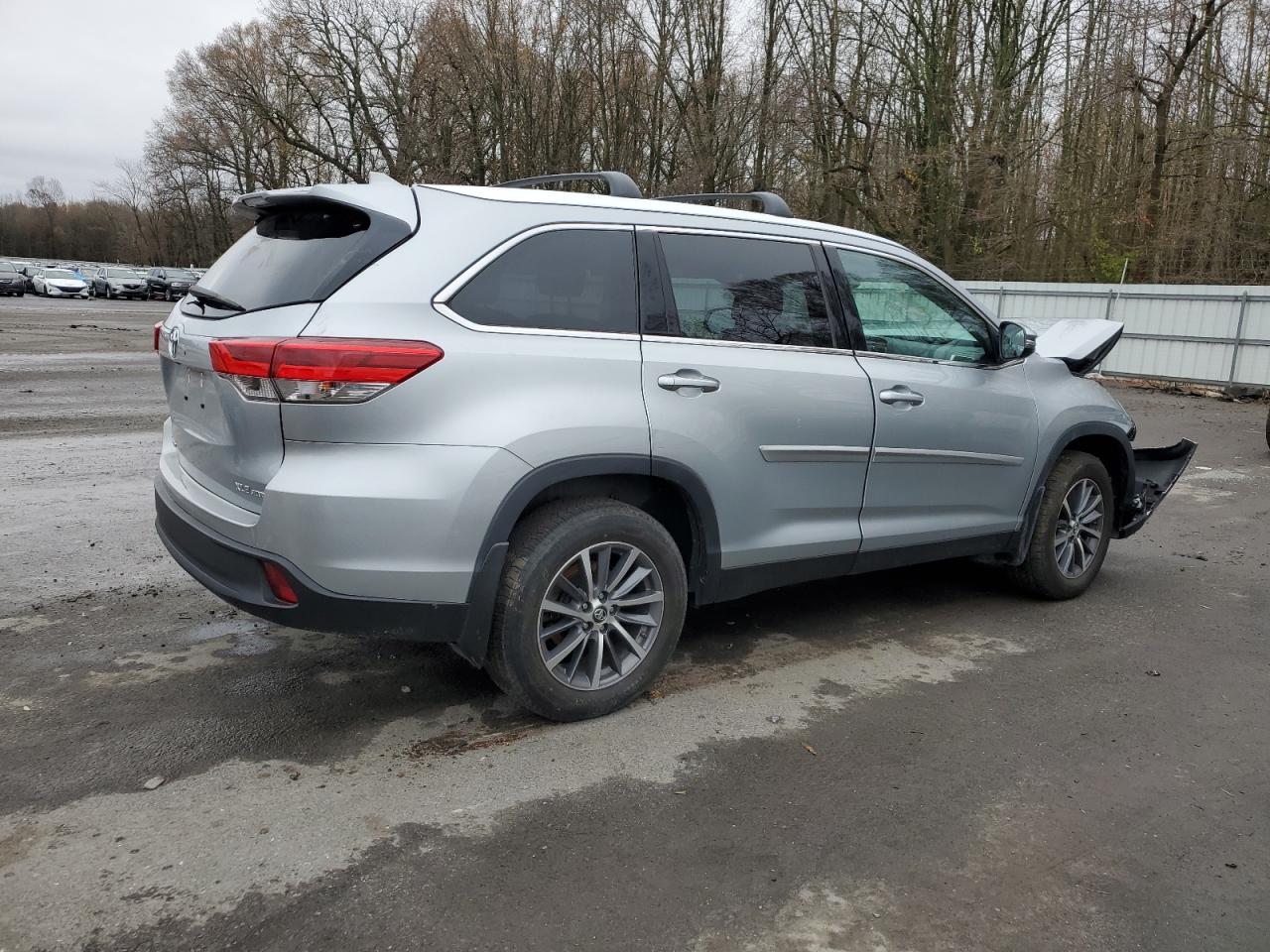 Obraz 3 z 2019 TOYOTA HIGHLANDER SE 2019 z VIN 5TDJZRFH6KS614451