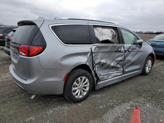Image 3 of 2019 CHRYSLER PACIFICA TOURING L 2019 with VIN 2C4RC1BG1KR583301
