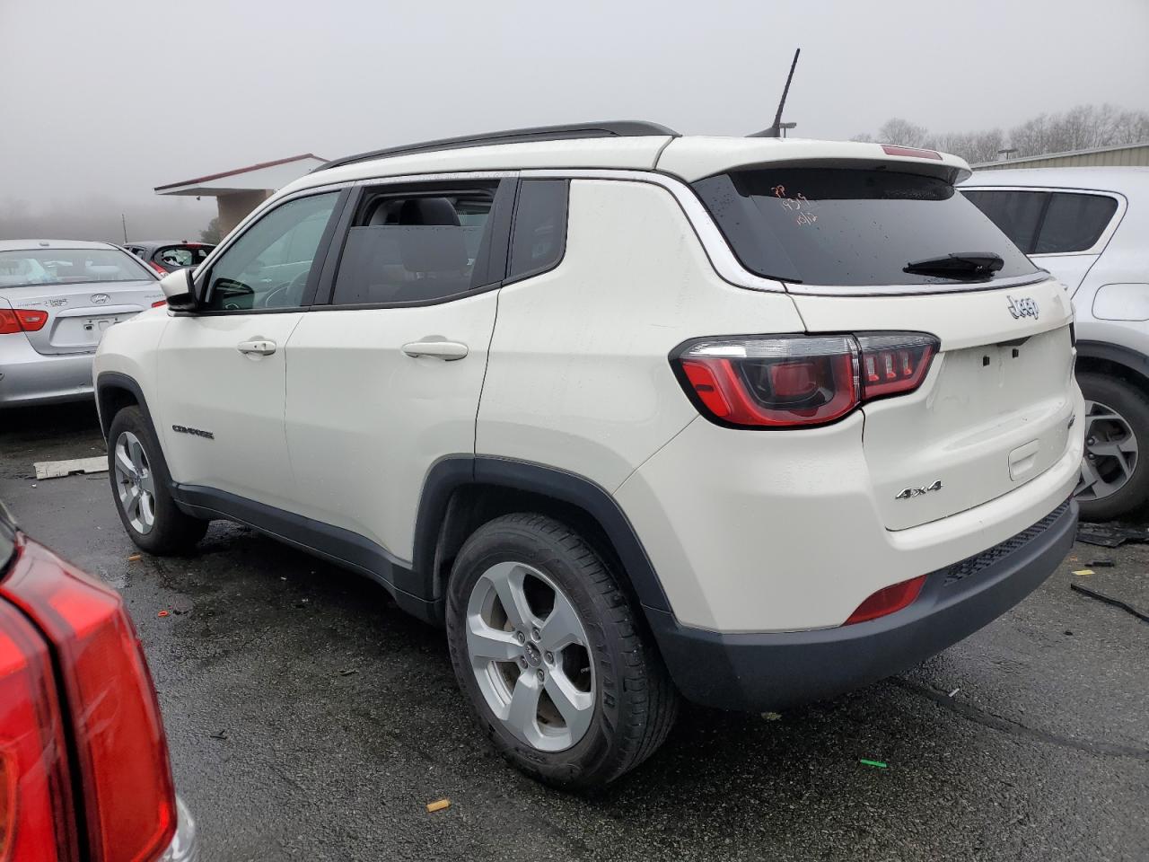 Obraz 2 z 2017 JEEP COMPASS LATITUDE 2017 z VIN 3C4NJDBB2HT693063