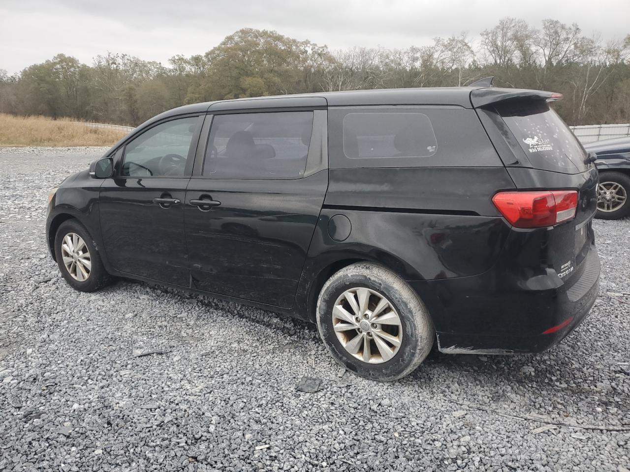Image 2 of 2016 KIA SEDONA L 2016 with VIN KNDMA5C16G6118089