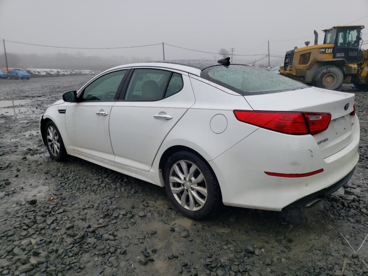 Image 2 of 2015 KIA OPTIMA EX 2015 with VIN 5XXGN4A77FG359274