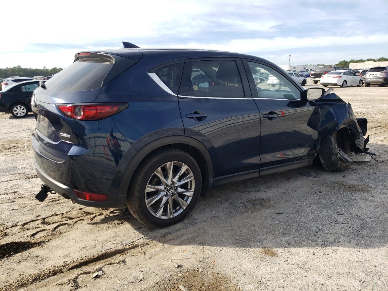 Image 3 of 2021 MAZDA CX-5 GRAND TOURING 2021 with VIN JM3KFBDM3M0452117