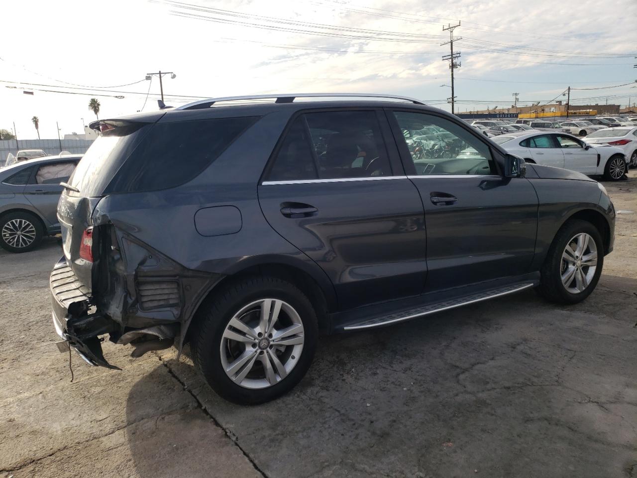 Obraz 3 z 2015 MERCEDES-BENZ ML 350 2015 z VIN 4JGDA5JB5FA567072