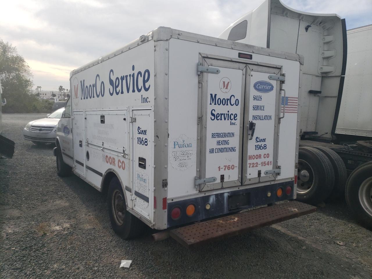 Image 2 of 1999 CHEVROLET EXPRESS G3500  1999 with VIN 1GBHG31R3X1099774