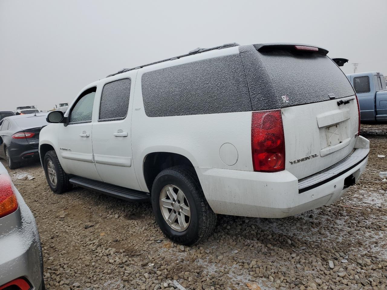 Obraz 2 z 2007 GMC YUKON XL K1500 2007 z VIN 1GKFK16367J172666