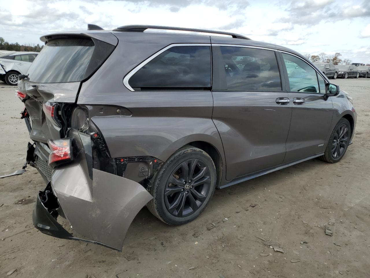 Obraz 3 z 2021 TOYOTA SIENNA XSE 2021 z VIN 5TDDRKECXMS019308