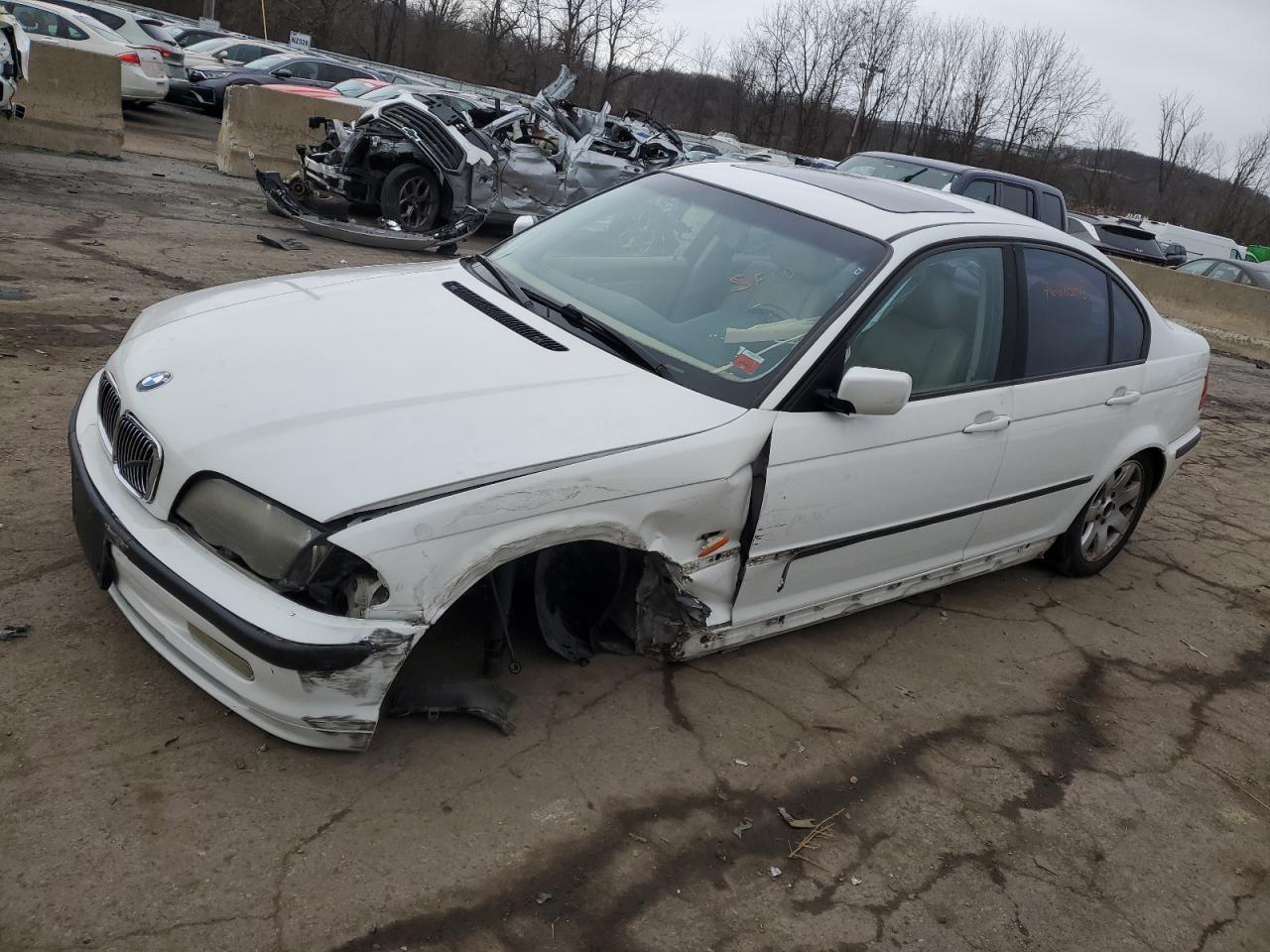 Image 1 of 2000 BMW 323 I 2000 with VIN WBAAM3347YFP76009