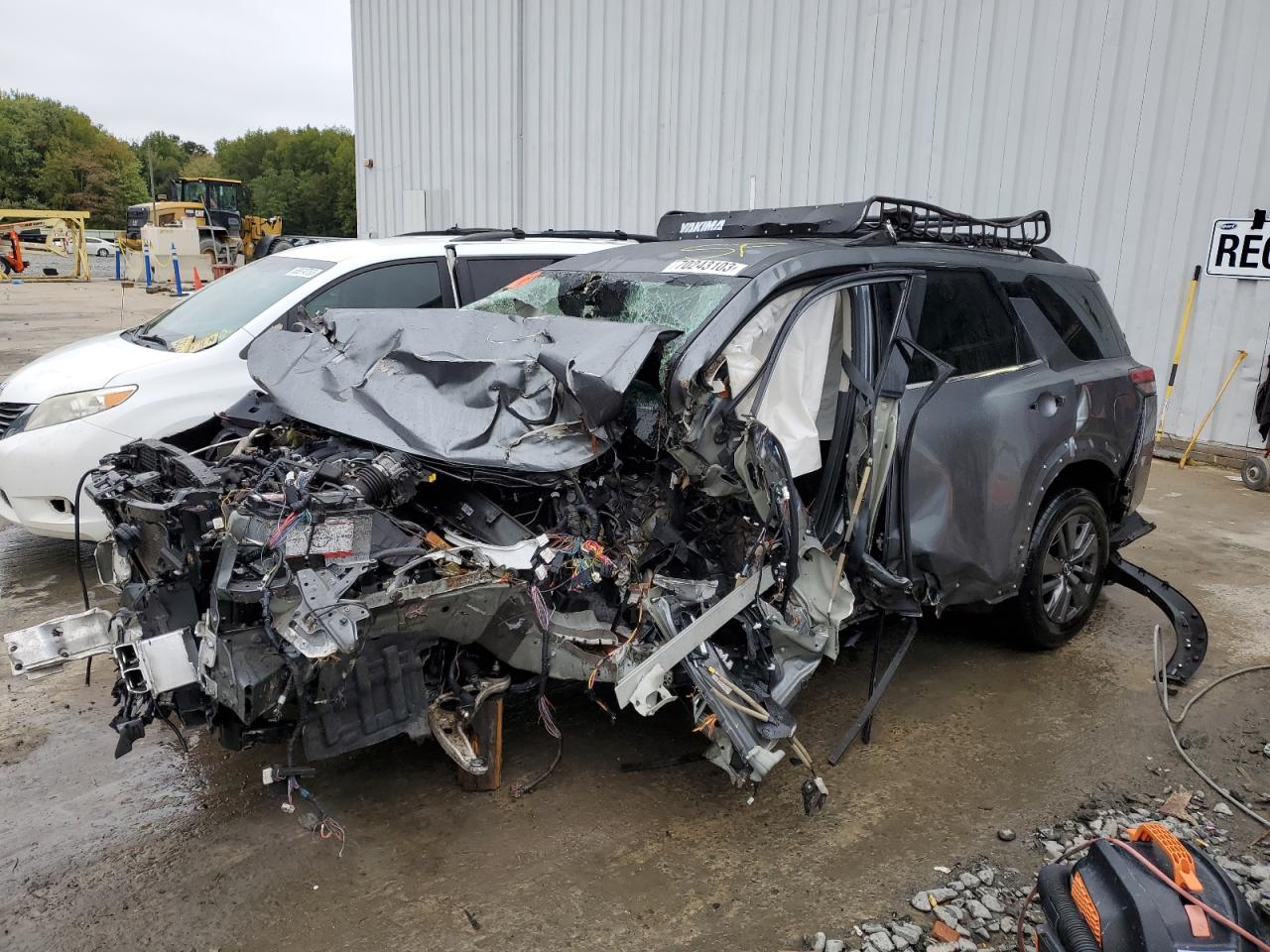 Изображение 1 2022 NISSAN PATHFINDER SV 2022 с VIN 5N1DR3BC6NC223788