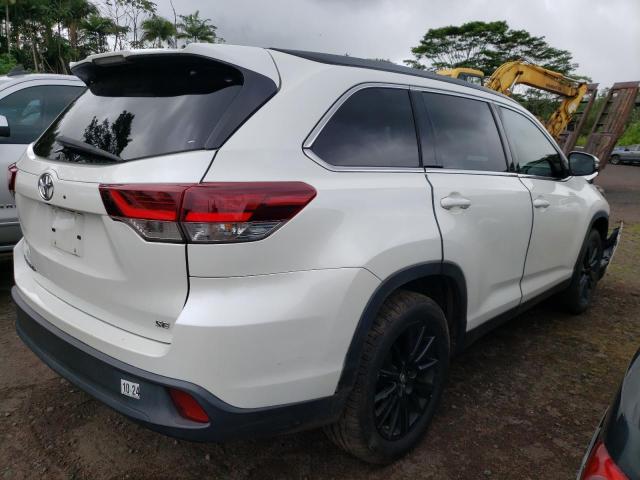 Image 3 of 2019 TOYOTA HIGHLANDER SE 2019 with VIN 5TDKZRFH5KS557213