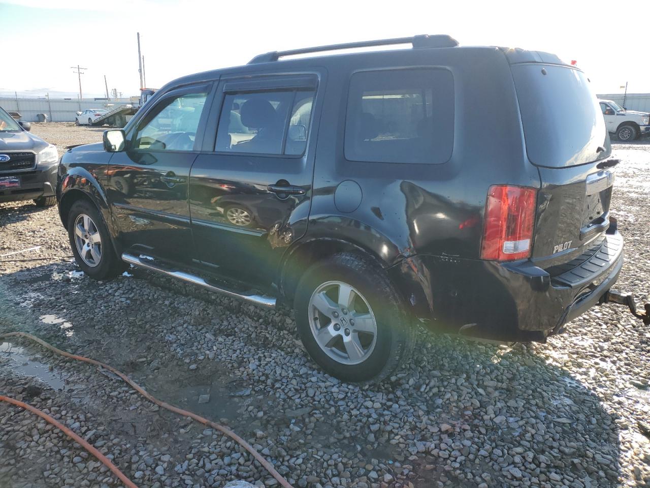 Image 2 of Honda Pilot Ex 2011 with VIN 5FNYF4H40BB034301