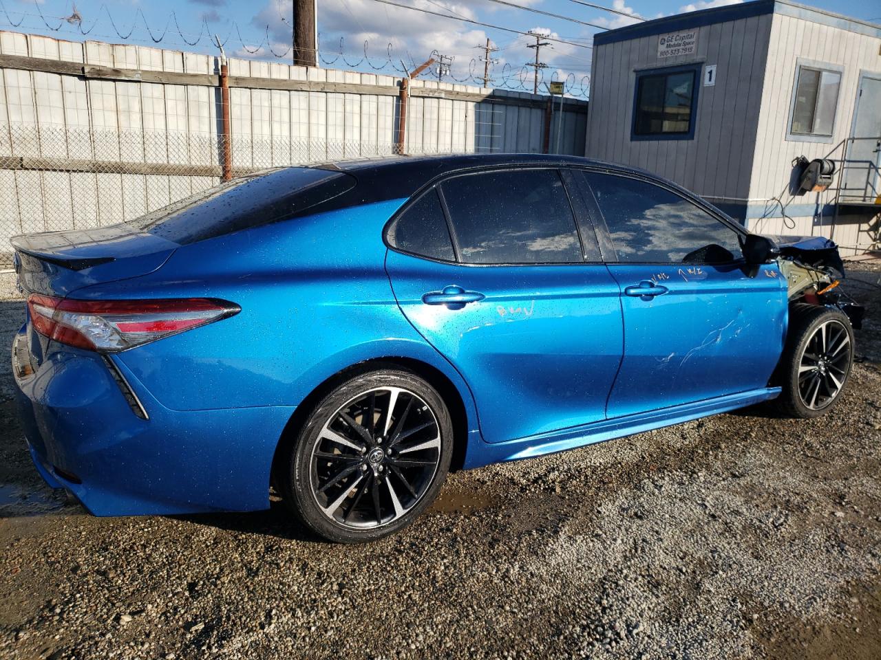 Obraz 3 z 2018 TOYOTA CAMRY XSE 2018 z VIN 4T1B61HK3JU090530