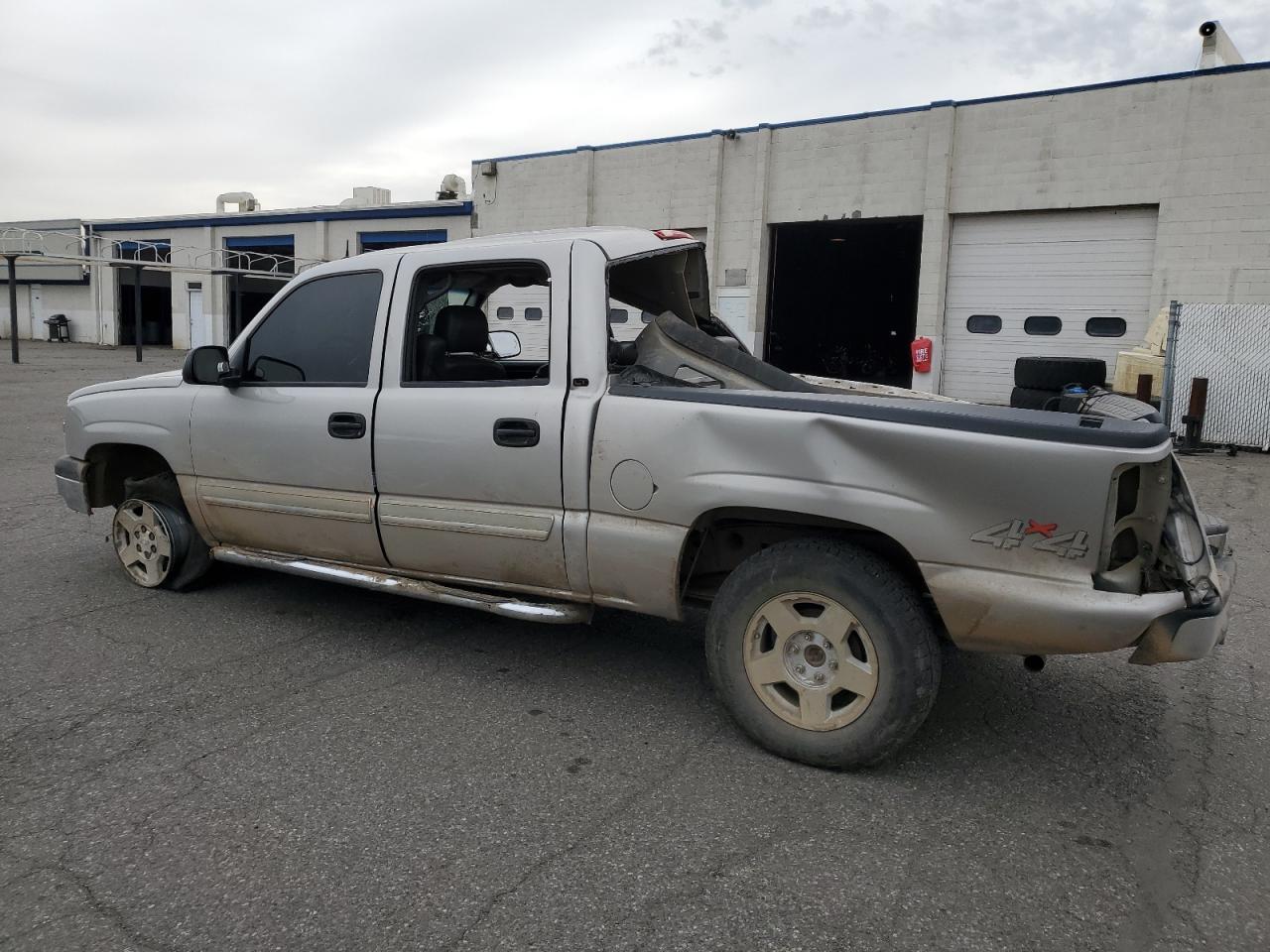 Obraz 2 z 2005 CHEVROLET SILVERADO K1500 2005 z VIN 2GCEK13T651314100