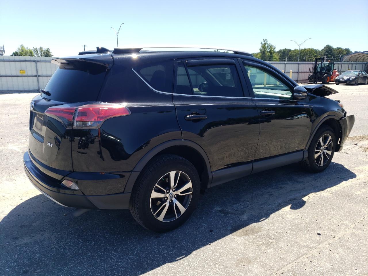 Изображение 3 2017 TOYOTA RAV4 XLE 2017 с VIN 2T3WFREV7HW359709