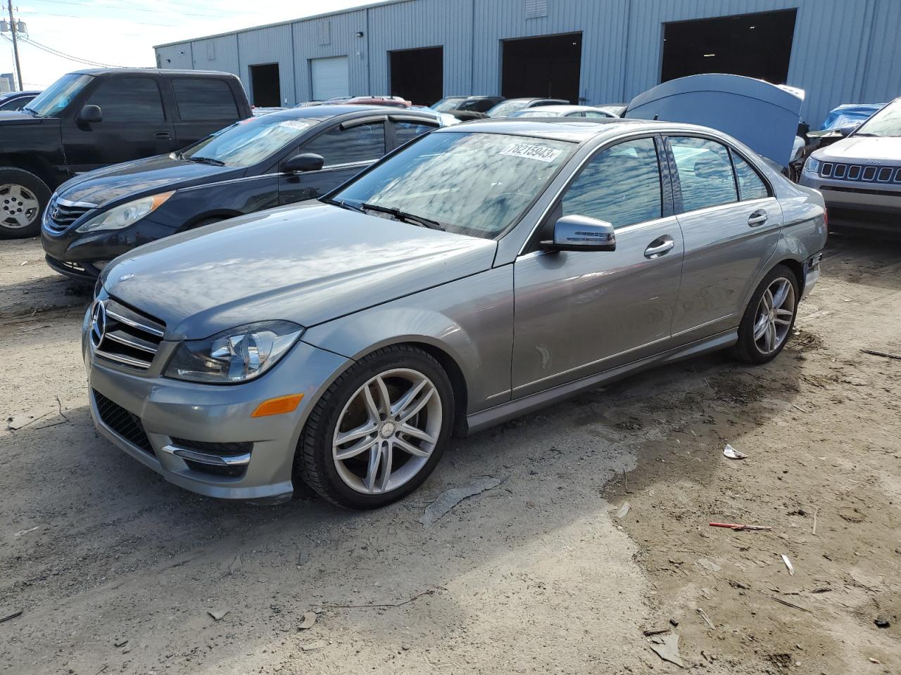 Image 1 of 2014 MERCEDES-BENZ C 250 2014 with VIN WDDGF4HBXEA937794