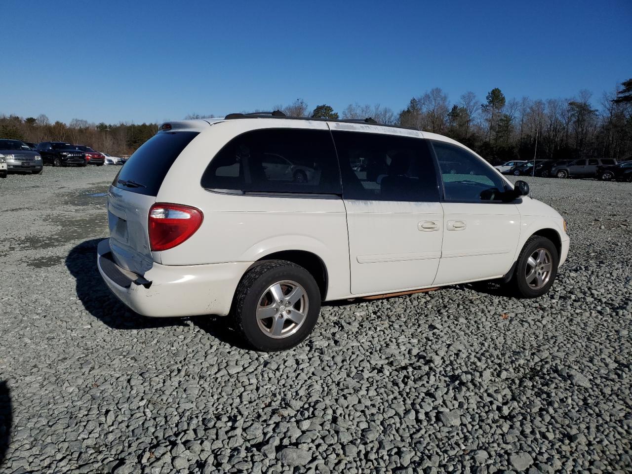 Image 3 of 2005 DODGE GRAND CARAVAN SXT 2005 with VIN 2D4GP44L85R283351