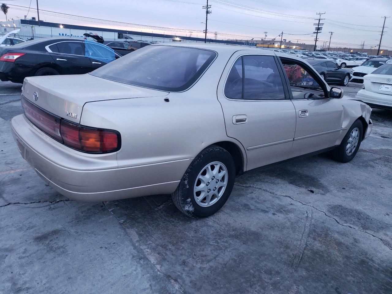 Obraz 3 z 1994 TOYOTA CAMRY XLE 1994 z VIN JT2SK13E2R0222013