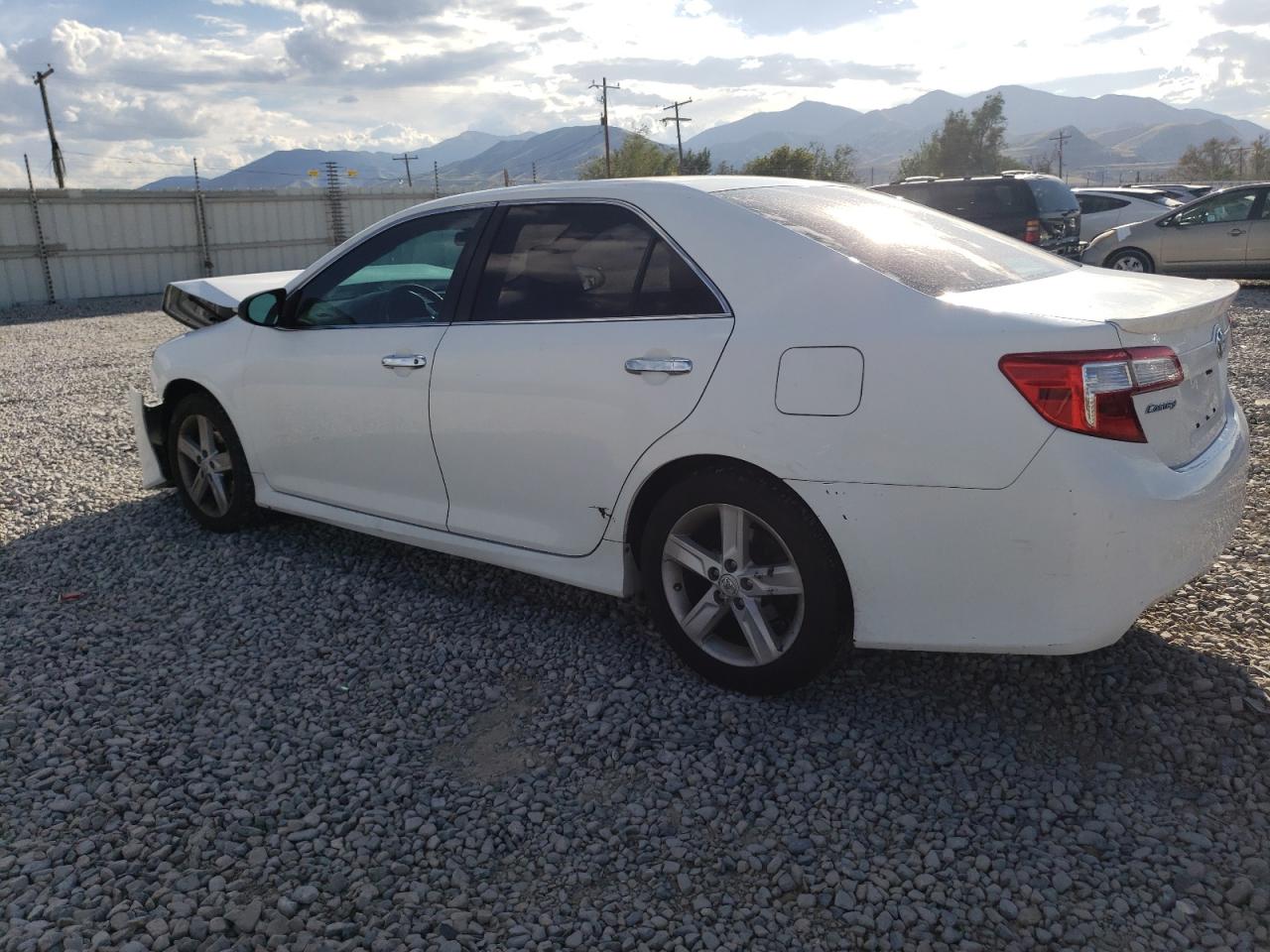 Obraz 2 z 2013 TOYOTA CAMRY L 2013 z VIN 4T1BF1FK9DU664247