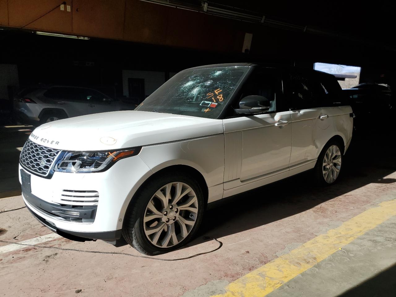 Image 1 of 2018 LAND ROVER RANGE ROVER HSE 2018 with VIN SALGS2SV1JA383836