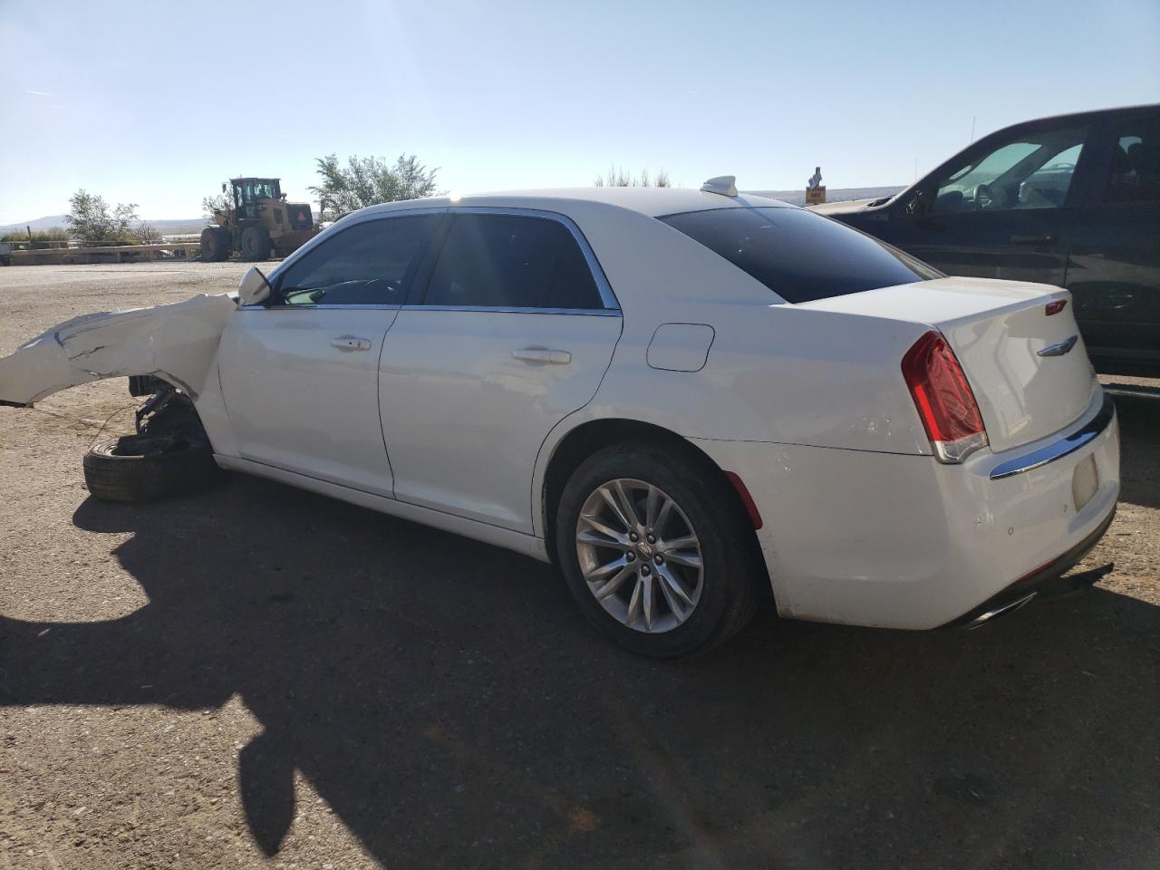 Изображение 2 2017 CHRYSLER 300 LIMITED 2017 с VIN 2C3CCAAG5HH647365