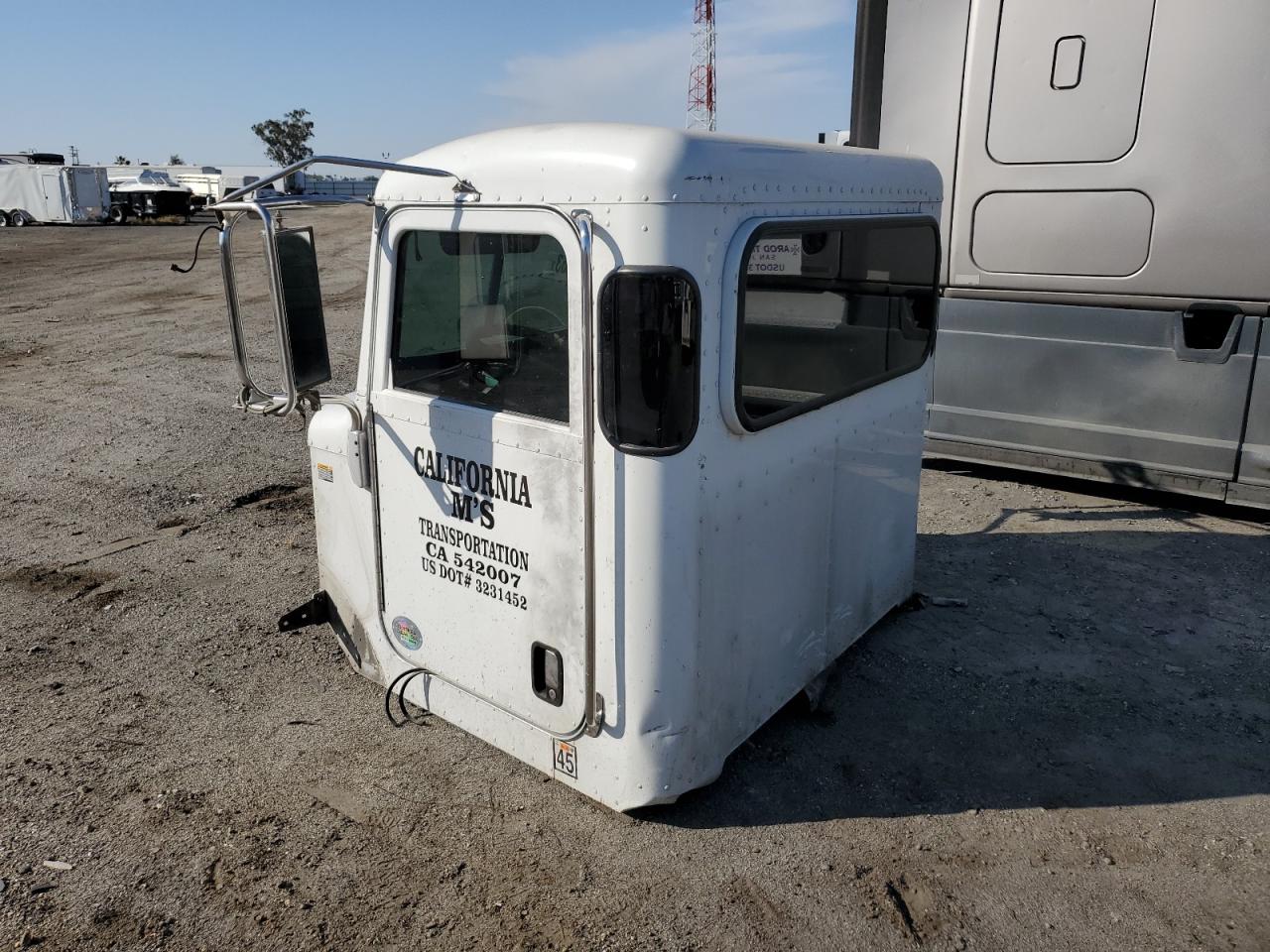 Изображение 3 2010 PETERBILT 335  2010 с VIN 2NPLHN7X2AM795183