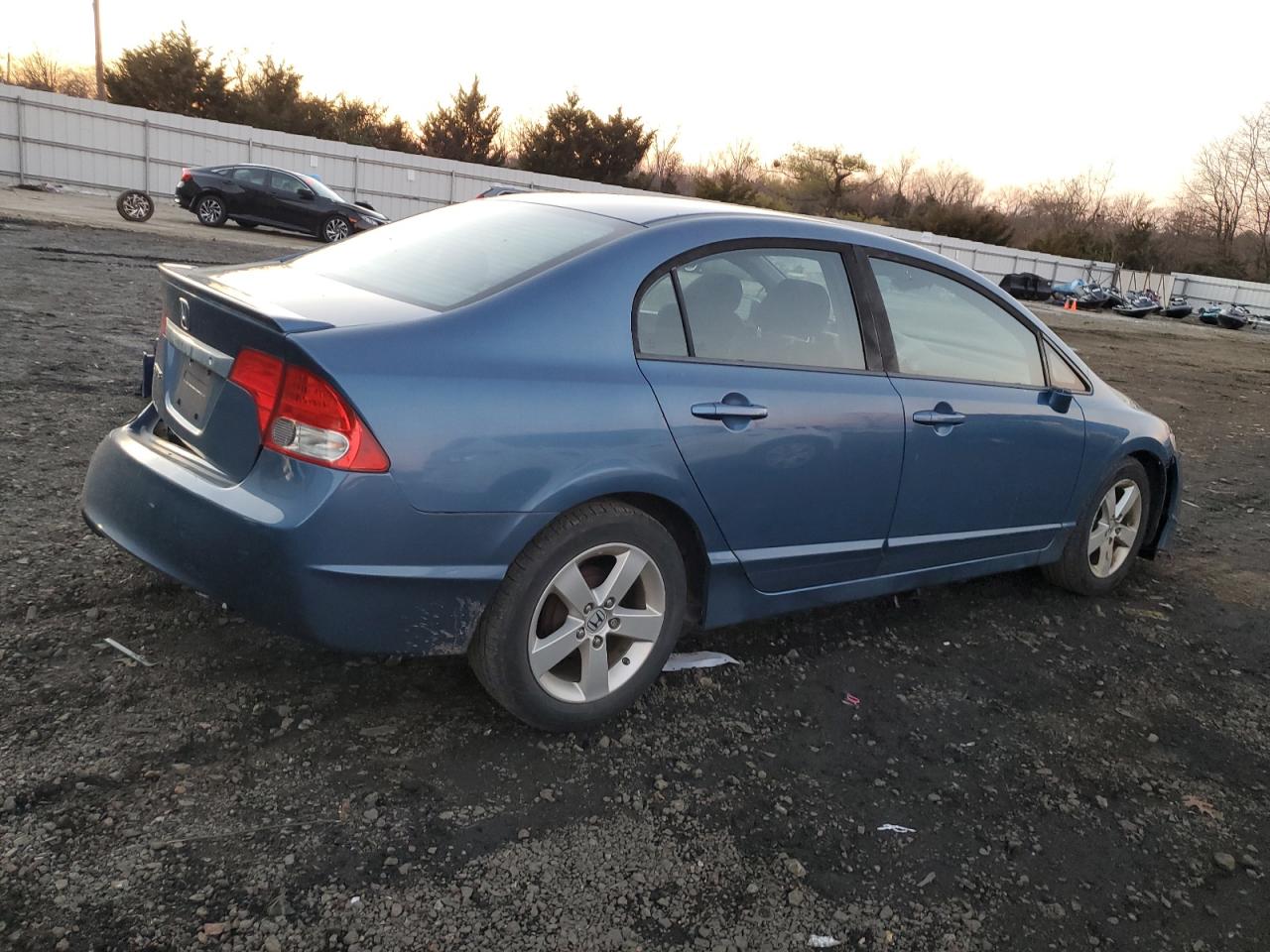 Изображение 3 2010 HONDA CIVIC LX-S 2010 с VIN 19XFA1F67AE087073