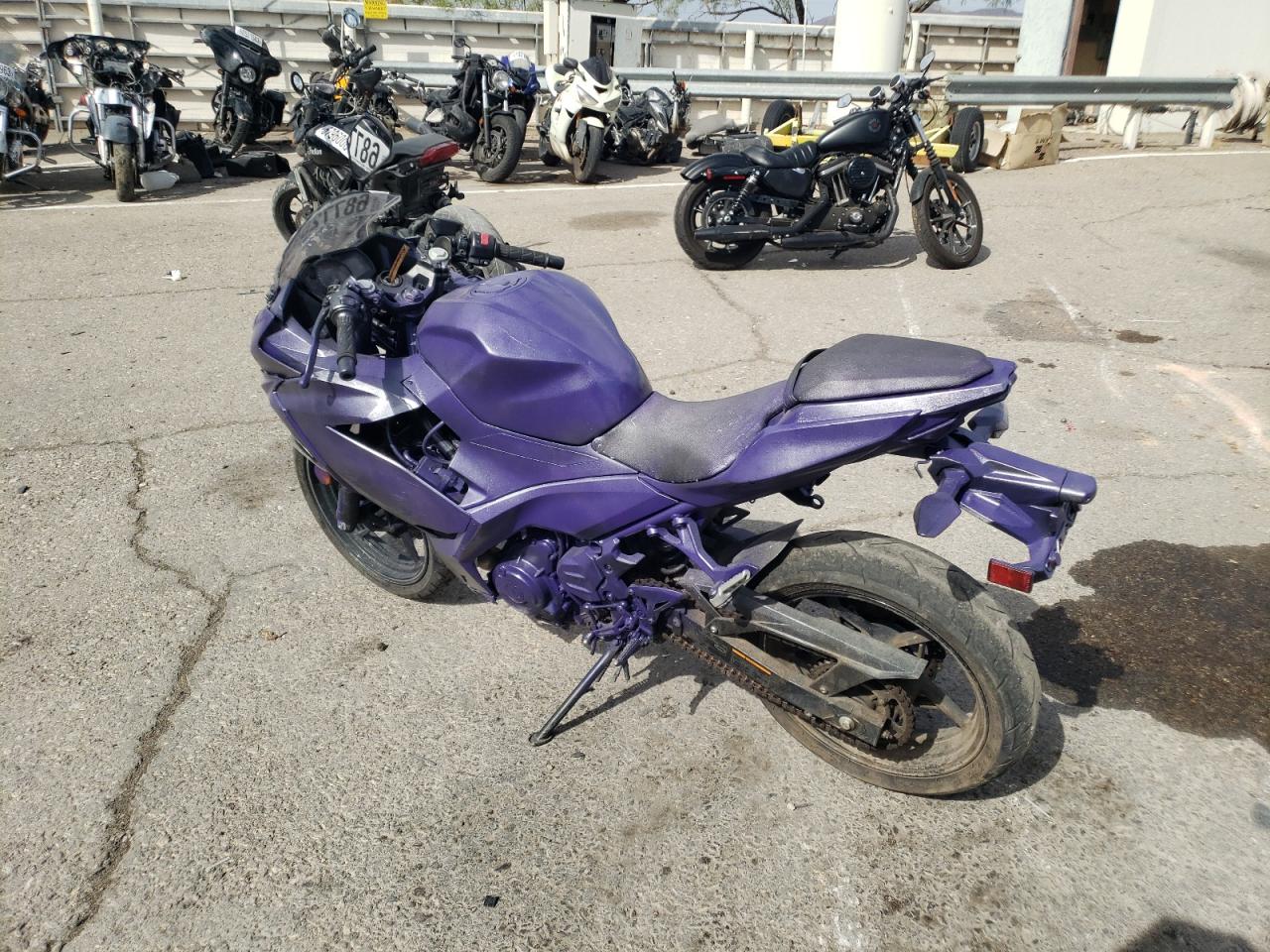 Obraz 3 z 2021 KAWASAKI EX400  2021 z VIN JKAEXKH14MDAA9740