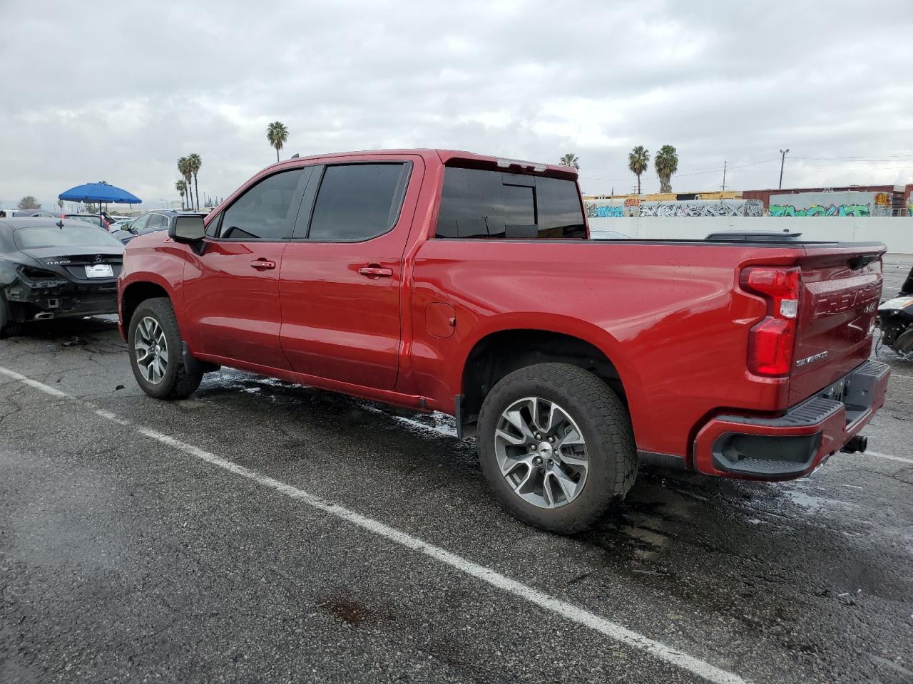 Изображение 2 2022 CHEVROLET SILVERADO K1500 RST 2022 с VIN 1GCUDEET2NZ561275