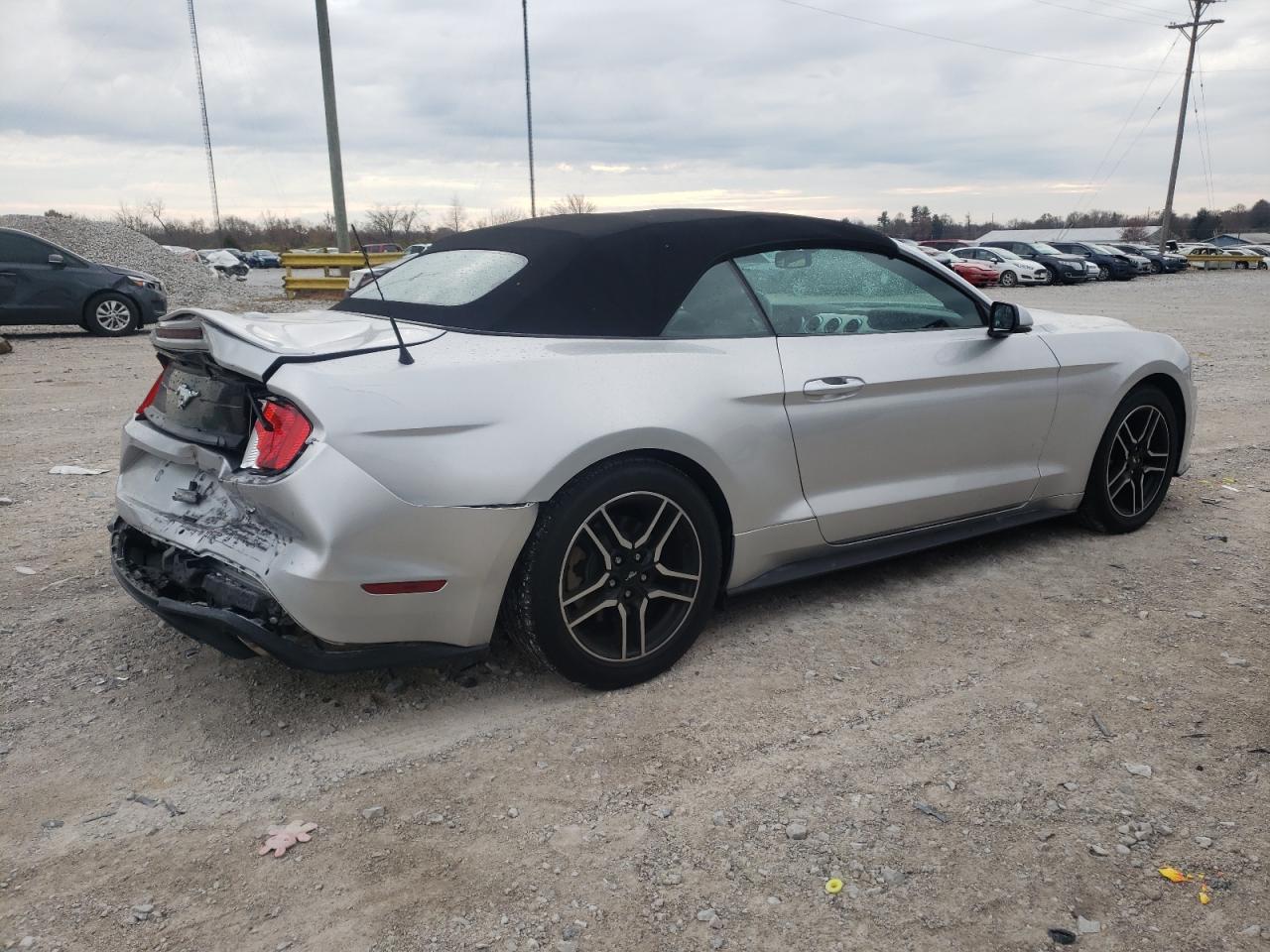 Obraz 3 z 2019 FORD MUSTANG  2019 z VIN 1FATP8UH0K5170863