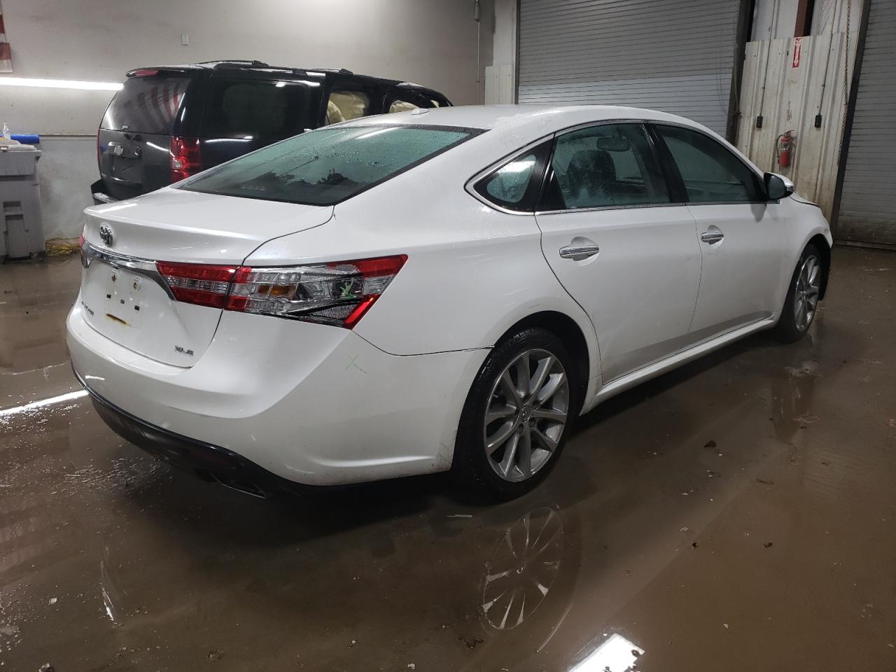 Изображение 3 2014 TOYOTA AVALON BASE 2014 с VIN 4T1BK1EB7EU101180