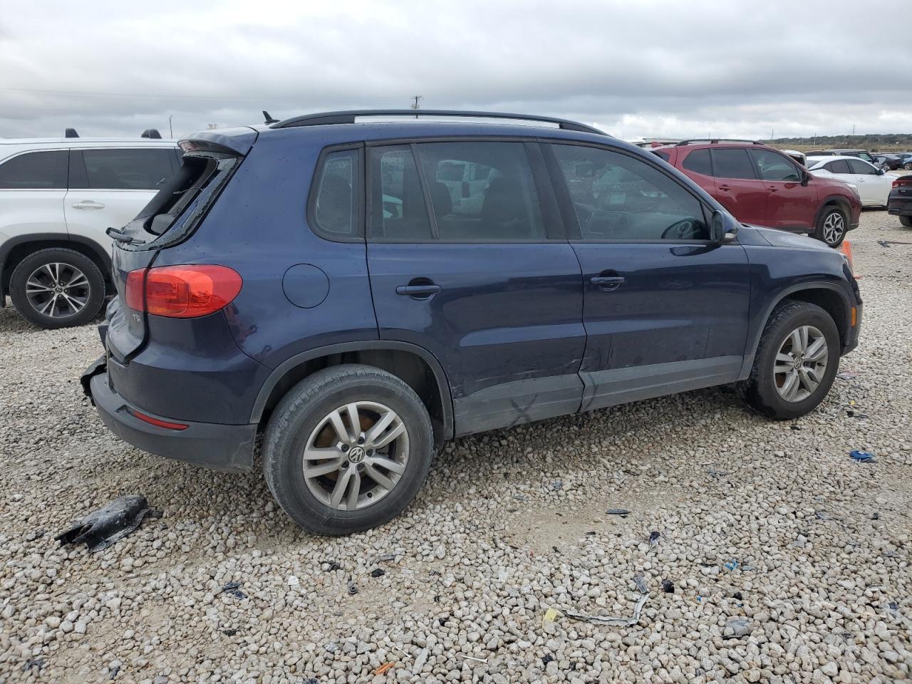 Obraz 3 z 2016 VOLKSWAGEN TIGUAN S 2016 z VIN WVGAV7AX8GW602965