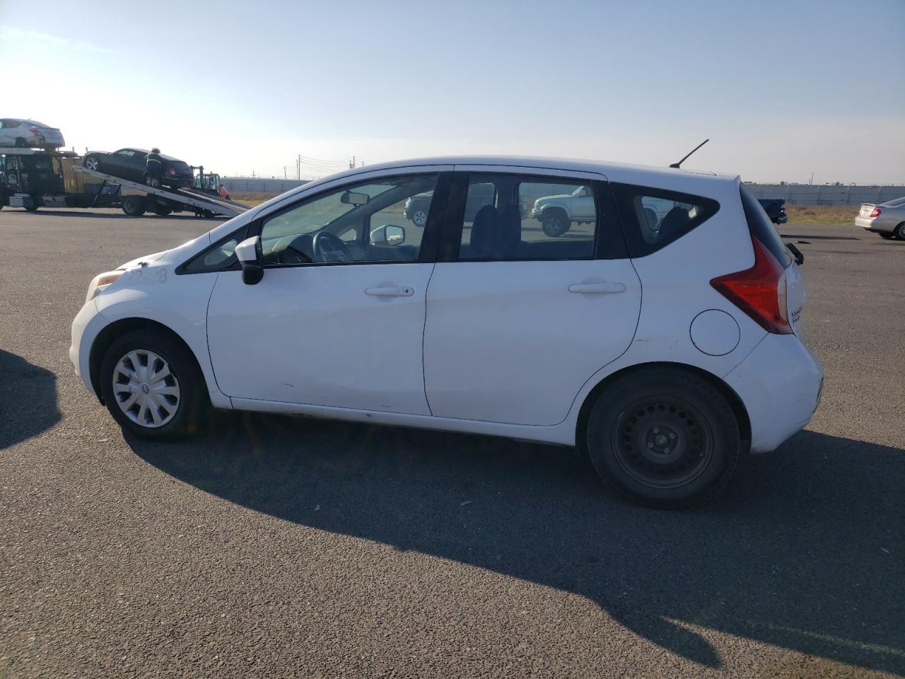 Image 2 of 2016 NISSAN VERSA NOTE S 2016 with VIN 3N1CE2CP3GL363170