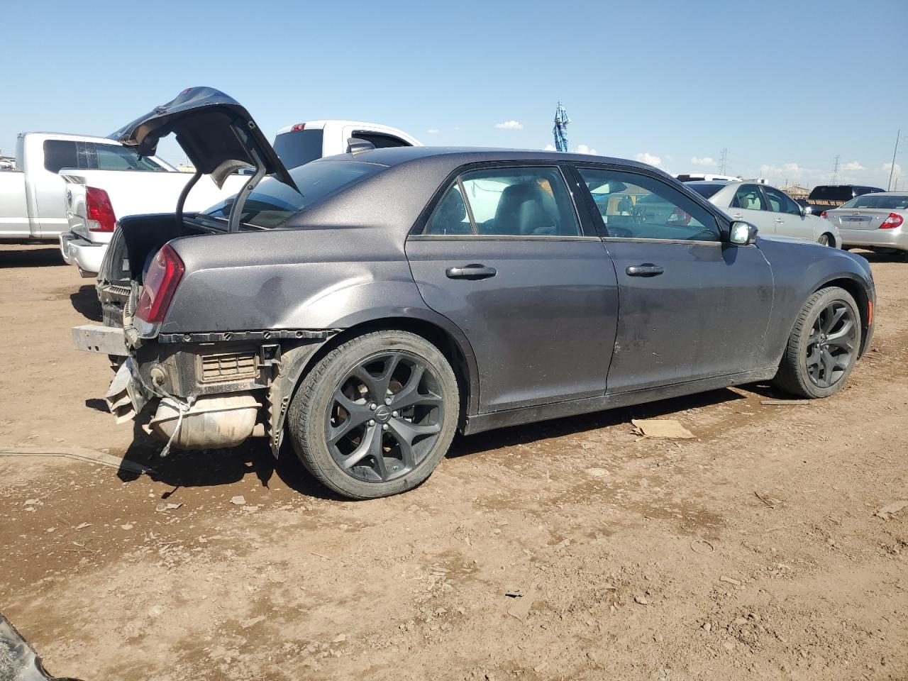 Image 3 of 2022 CHRYSLER 300 S 2022 with VIN 2C3CCABGXNH177344