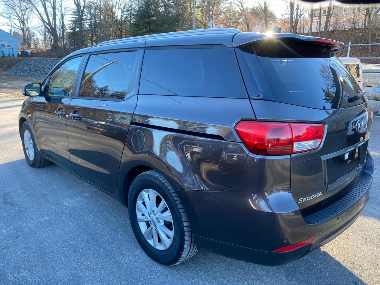 Изображение 2 2016 KIA SEDONA LX 2016 с VIN KNDMB5C1XG6093159