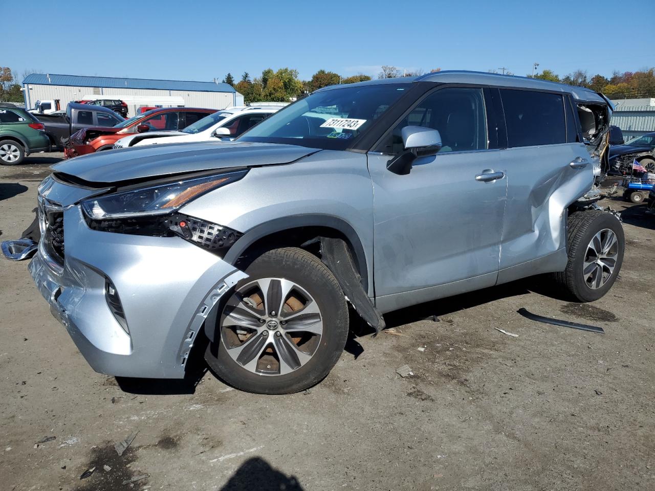 Изображение 2021 TOYOTA HIGHLANDER XLE 2021