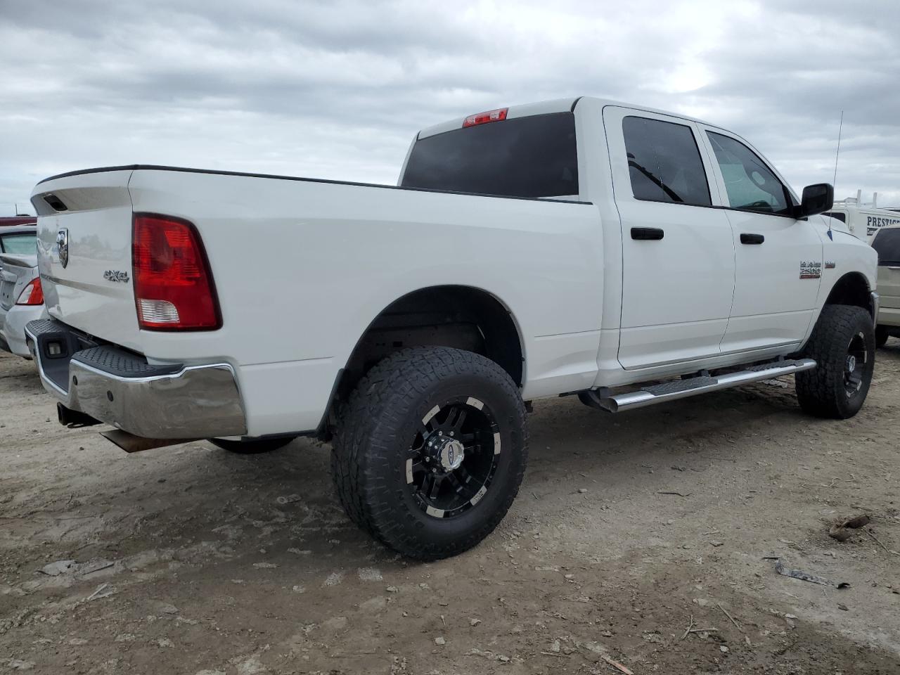 Image 3 of 2014 RAM 2500 ST 2014 with VIN 3C6UR5CJXEG137448