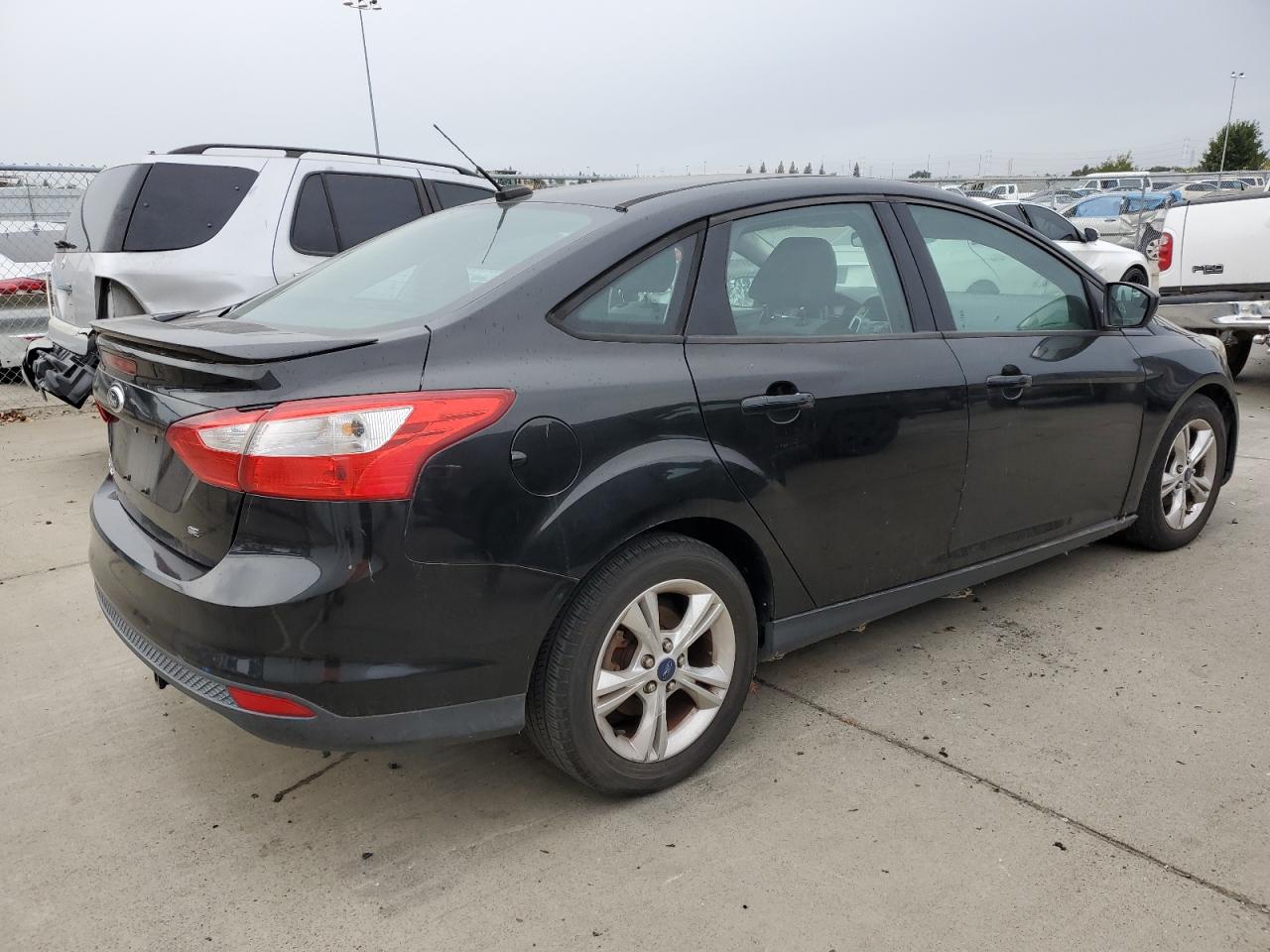 Image 3 of 2012 FORD FOCUS SE 2012 with VIN 1FAHP3F29CL423497