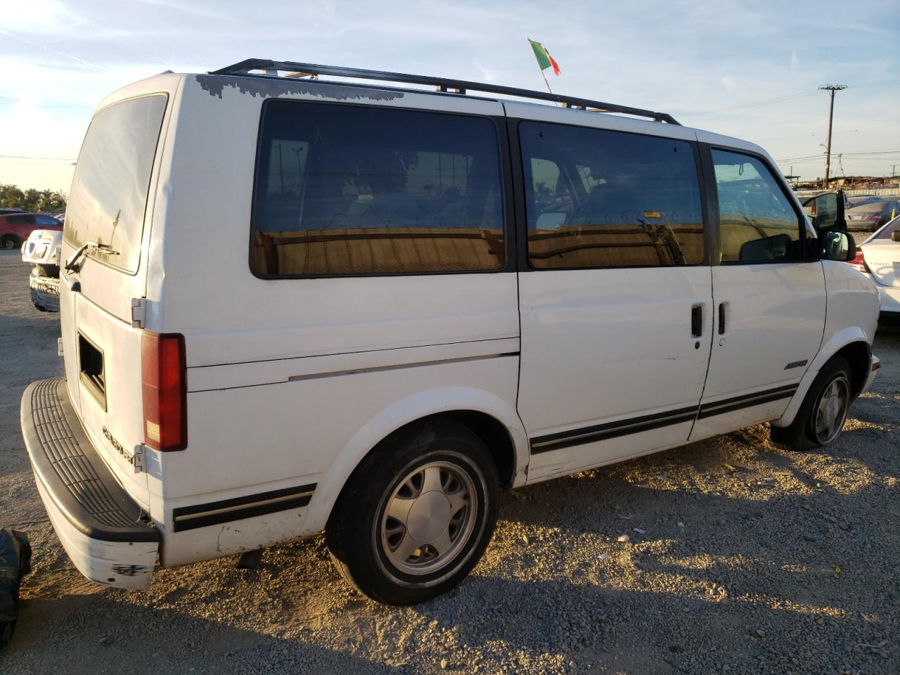 Obraz 3 z 1996 CHEVROLET ASTRO  1996 z VIN 1GNDM19WXTB185712