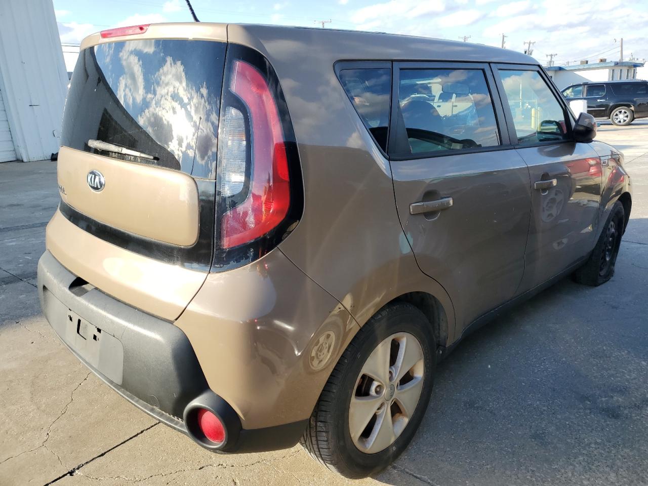 Image 3 of 2016 KIA SOUL  2016 with VIN KNDJN2A27G7249527