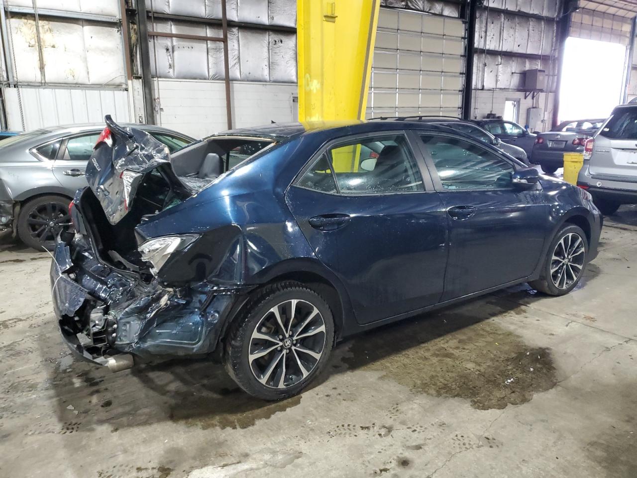 Image 3 of 2019 TOYOTA COROLLA L 2019 with VIN 2T1BURHE4KC126128