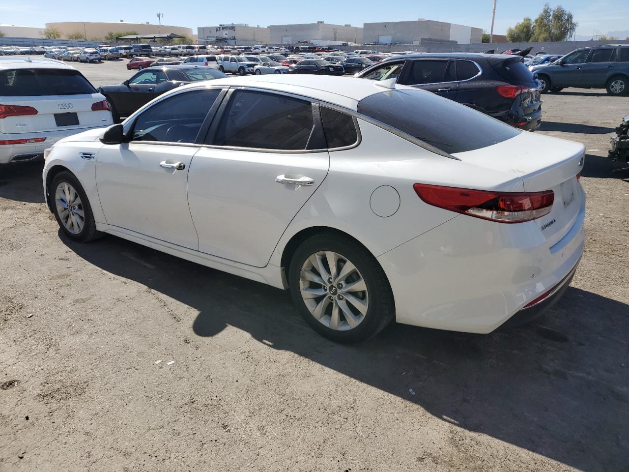 Изображение 2 2018 KIA OPTIMA LX 2018 с VIN 5XXGT4L35JG260154