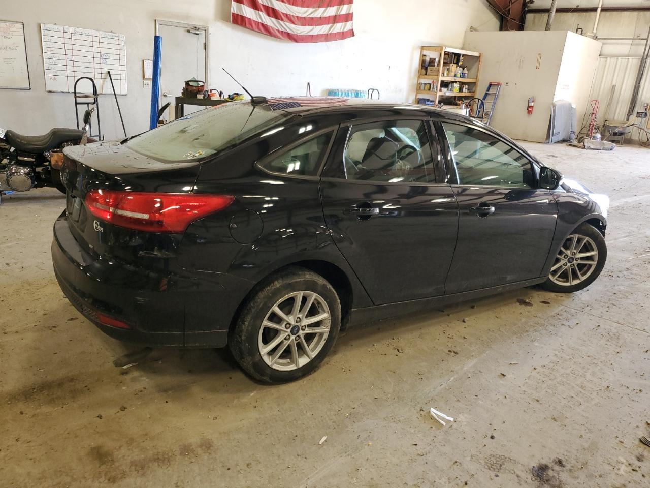 Image 3 of 2017 FORD FOCUS SE 2017 with VIN 1FADP3F23HL331906