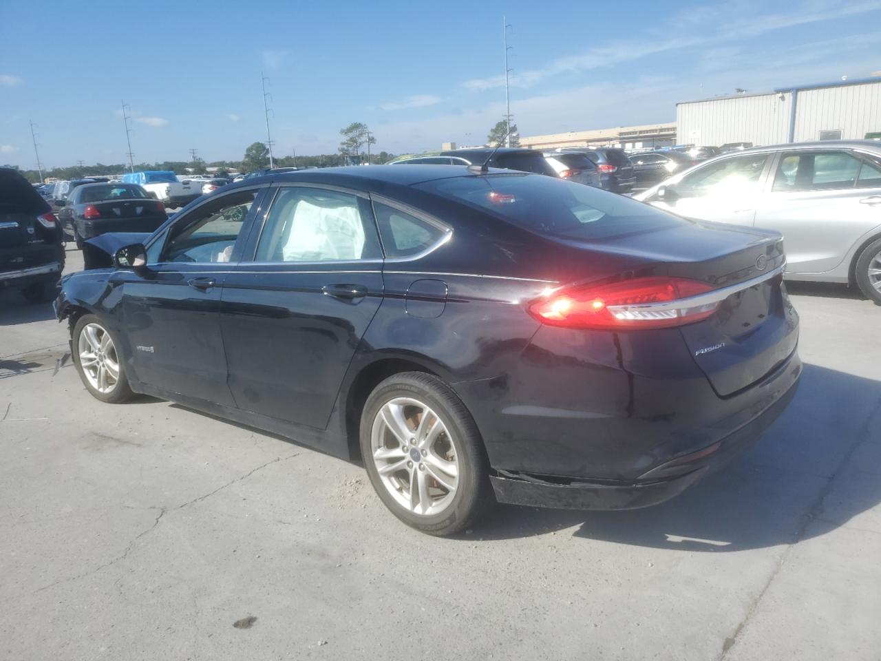 Image 2 of 2018 FORD FUSION SE HYBRID 2018 with VIN 3FA6P0LU3JR208773