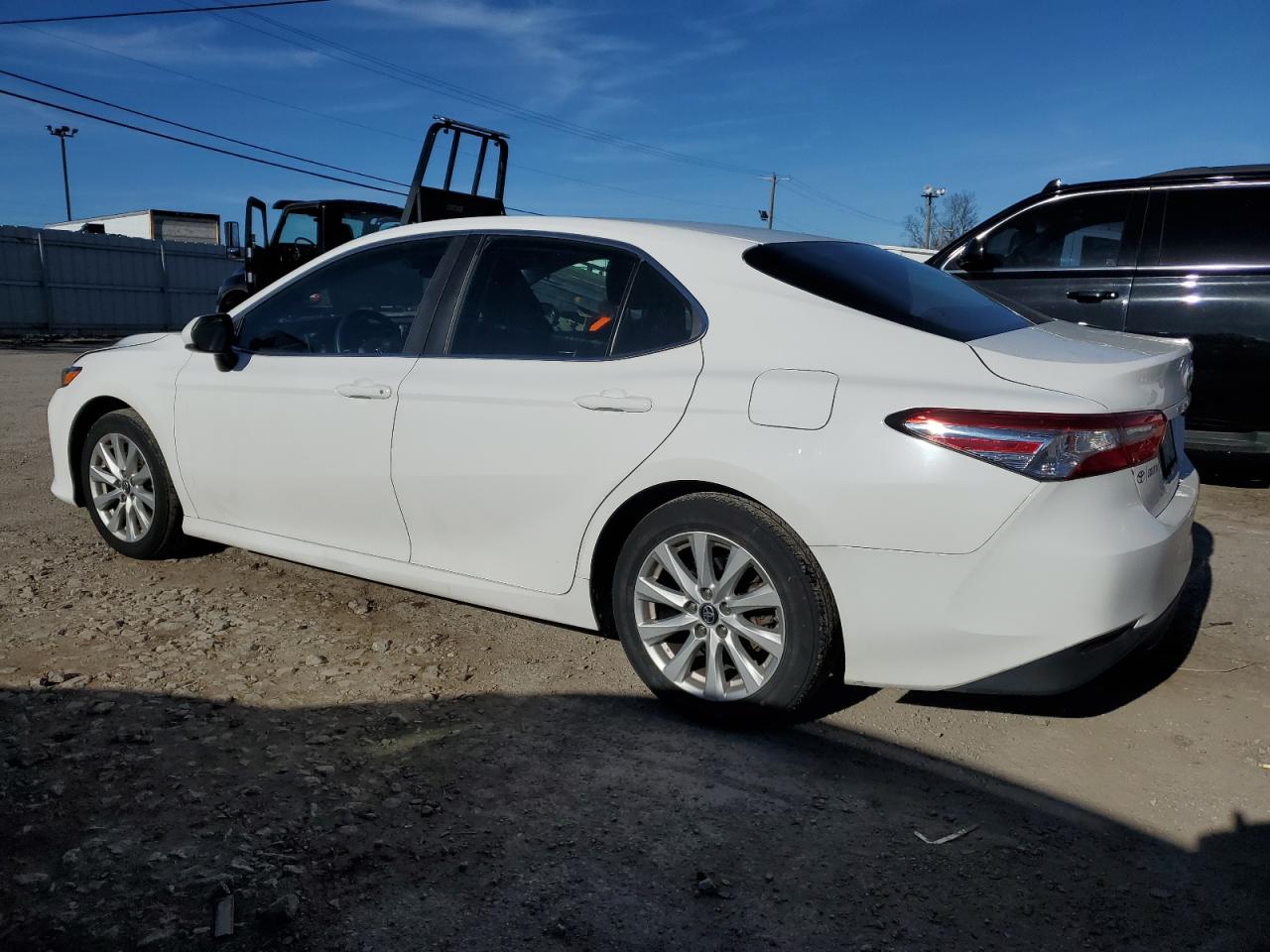 Image 2 of 2018 TOYOTA CAMRY L 2018 with VIN 4T1B11HKXJU647819
