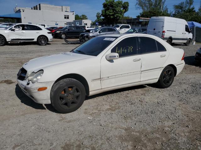 Image 1 of 2002 MERCEDES-BENZ C-CLASS 240 2002 with VIN WDBRF61J02E005221