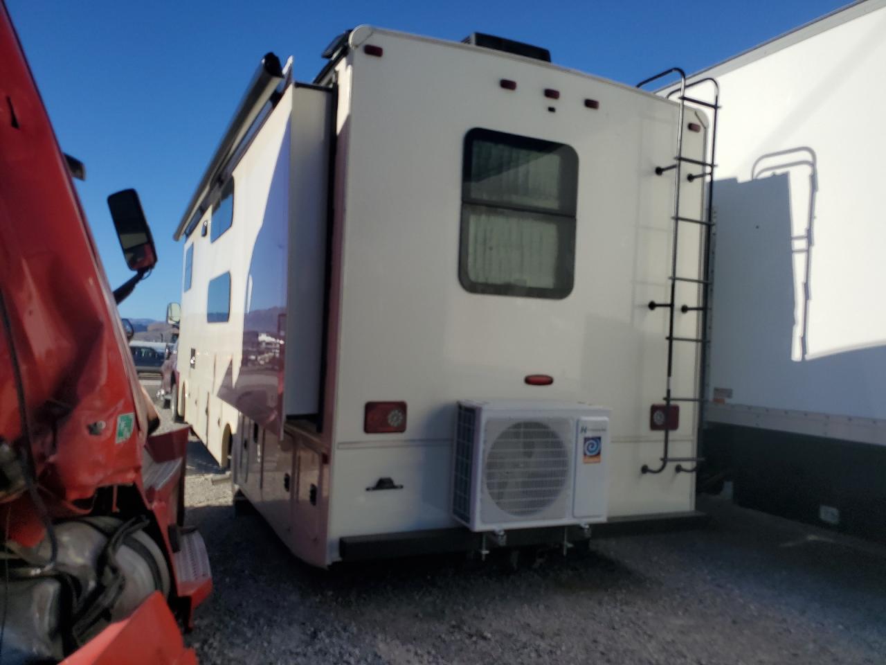 Obraz 3 z 2023 FORD F53  2023 z VIN 1F65F5DN2N0A07341